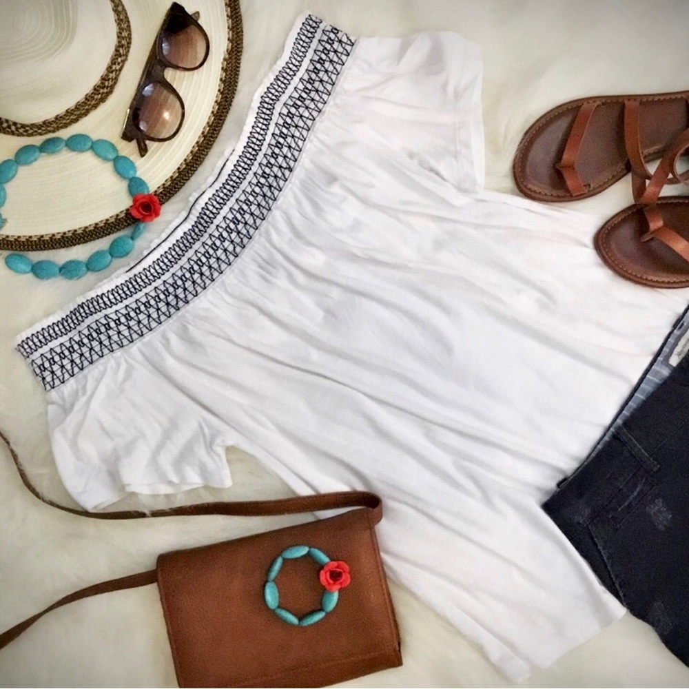 Old Navy White Off Shoulder Top - Picture 2 of 5